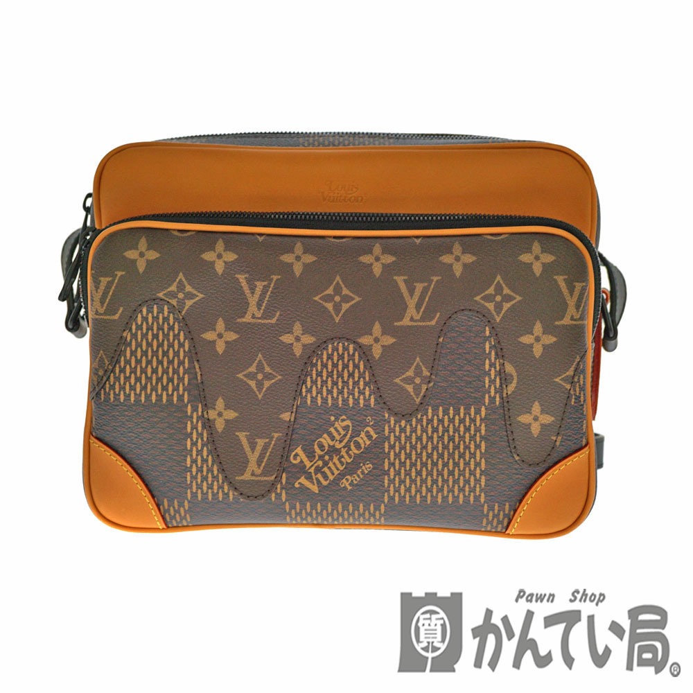 LOUIS VUITTON Nile Messenger Damier Giant Monogram Canvas Leather Shoulder Bag